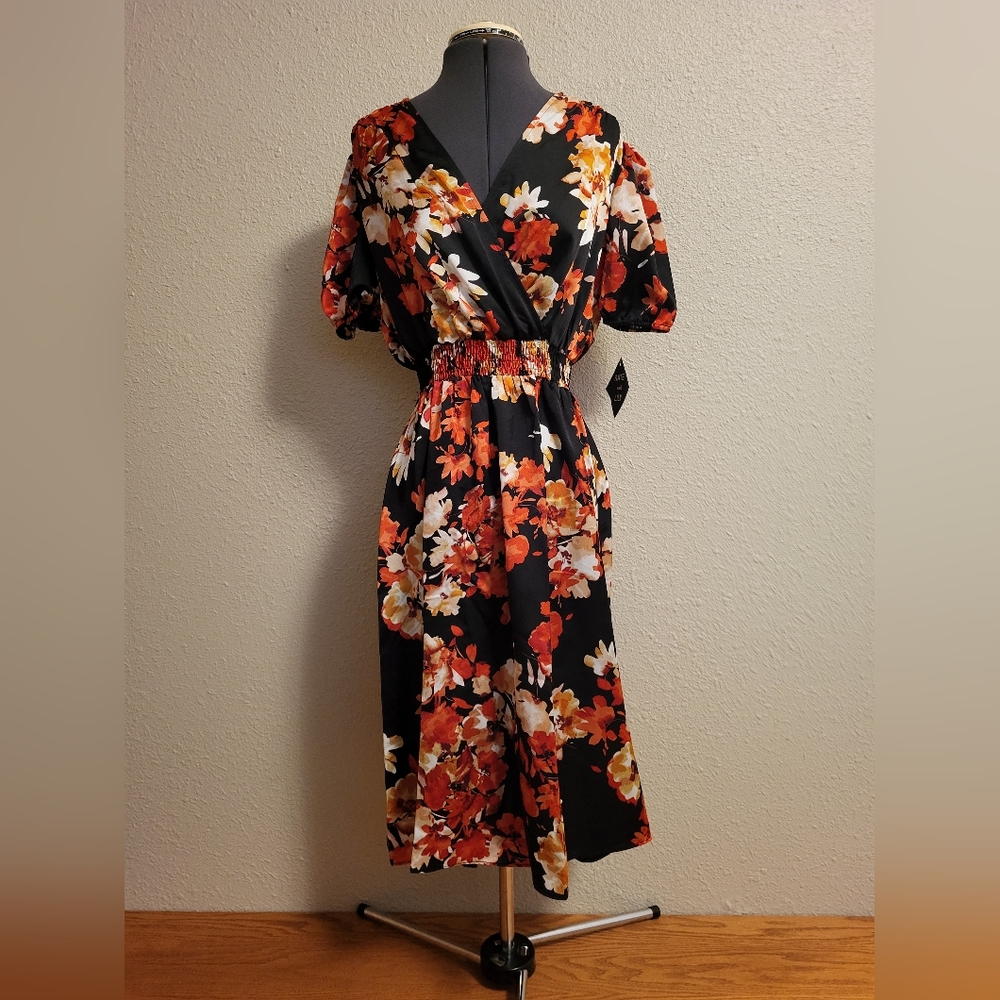 NWT Kate and Lily Black Floral Dress Size Medium
